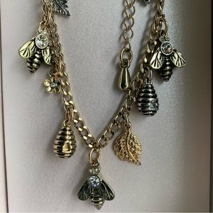 🐝 🍃 Bees and hives M&S bracelet.